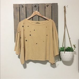 New / over size hole stud crop top